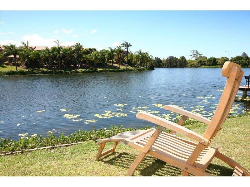 33 Julatten Drive, Robina QLD 4226