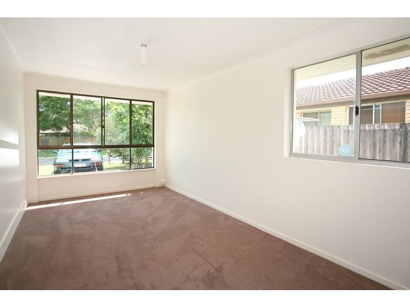 6 Wanderer Avenue, Mermaid Waters QLD 4218