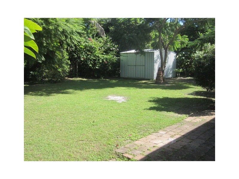 6 Wanderer Avenue, Mermaid Waters QLD 4218