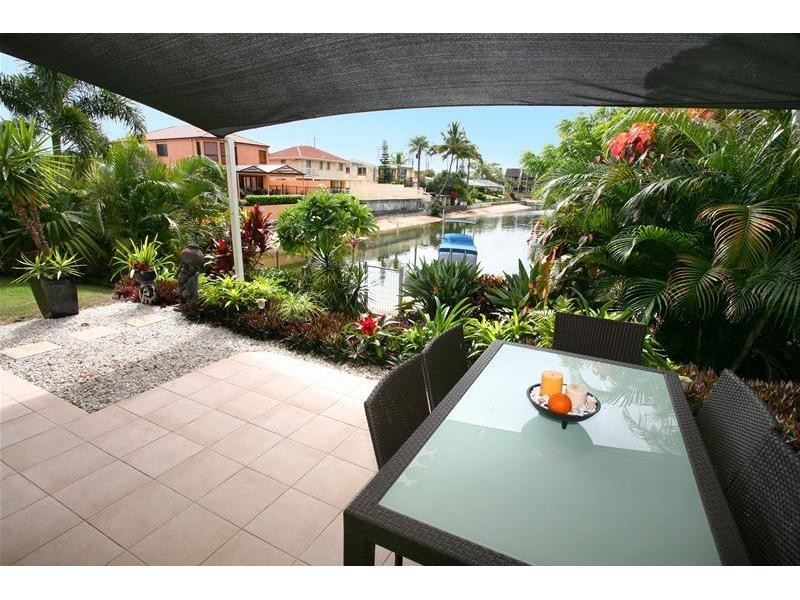 11 Merrimac Boulevard, Broadbeach Waters QLD 4218