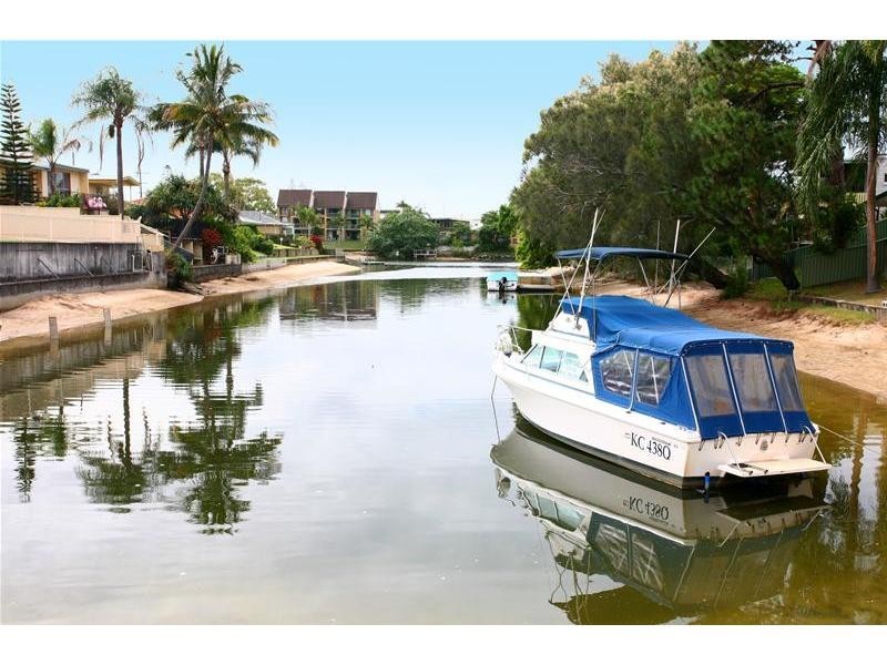11 Merrimac Boulevard, Broadbeach Waters QLD 4218