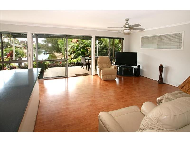 11 Merrimac Boulevard, Broadbeach Waters QLD 4218
