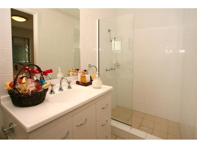 11 Merrimac Boulevard, Broadbeach Waters QLD 4218