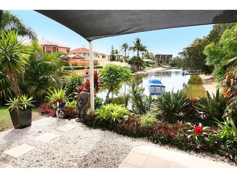 11 Merrimac Boulevard, Broadbeach Waters QLD 4218