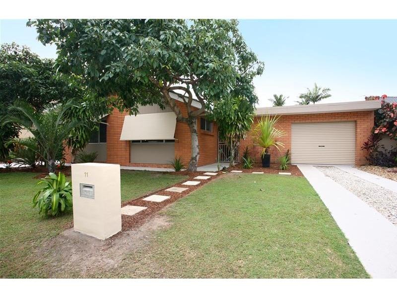 11 Merrimac Boulevard, Broadbeach Waters QLD 4218
