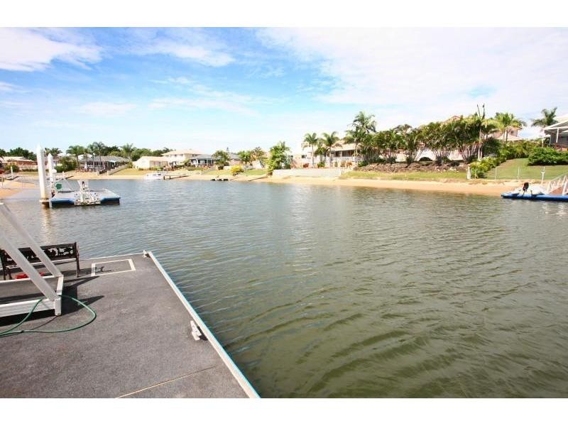 40 Drayton Terrace, Mermaid Waters QLD 4218