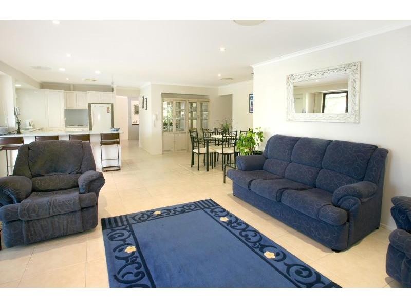 40 Drayton Terrace, Mermaid Waters QLD 4218