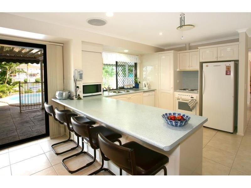 40 Drayton Terrace, Mermaid Waters QLD 4218