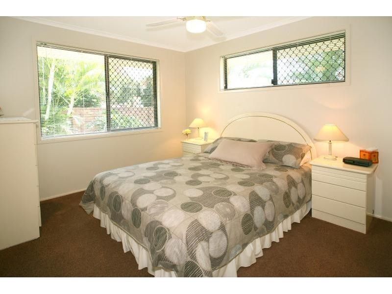 40 Drayton Terrace, Mermaid Waters QLD 4218