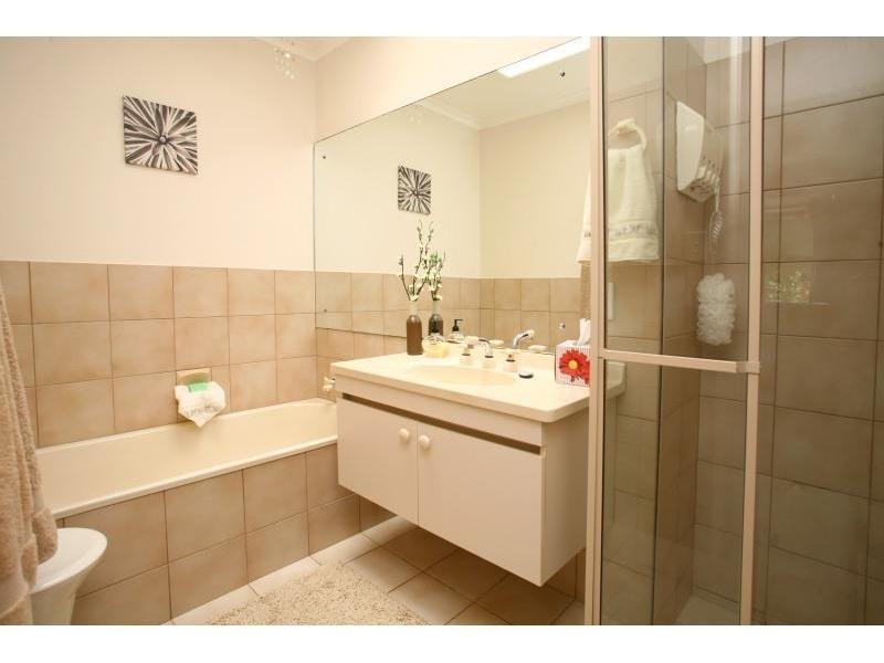40 Drayton Terrace, Mermaid Waters QLD 4218