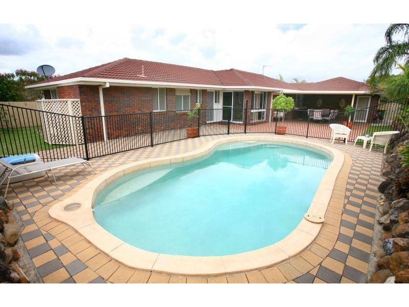 4 Carnoustie Court, Robina QLD 4226