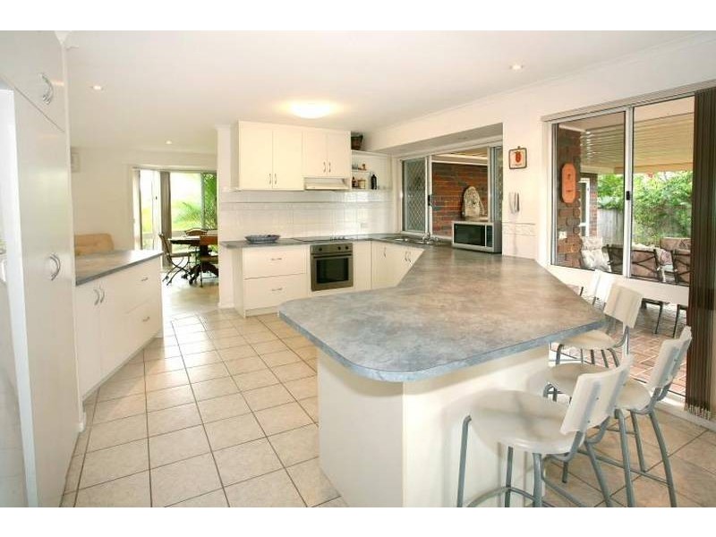 4 Carnoustie Court, Robina QLD 4226