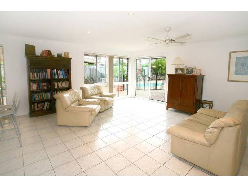 4 Carnoustie Court, Robina QLD 4226