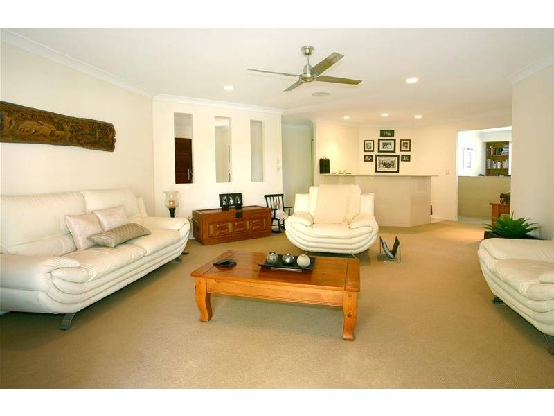 86 Santa Cruz Boulevard, Clear Island Waters QLD 4226