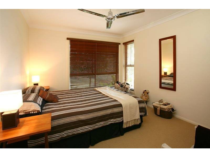 86 Santa Cruz Boulevard, Clear Island Waters QLD 4226