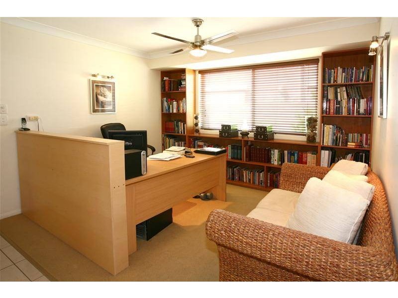 86 Santa Cruz Boulevard, Clear Island Waters QLD 4226