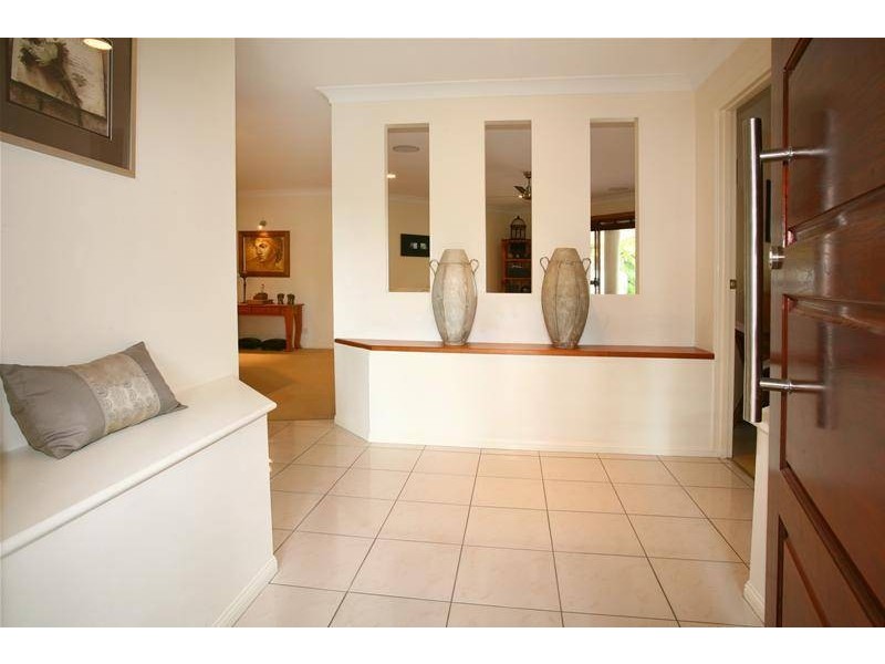 86 Santa Cruz Boulevard, Clear Island Waters QLD 4226