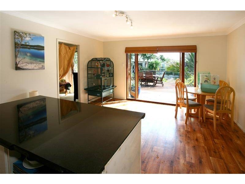 1 Carmel Court, Broadbeach Waters QLD 4218