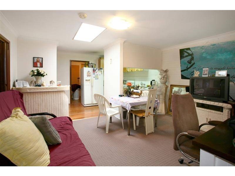 1 Carmel Court, Broadbeach Waters QLD 4218