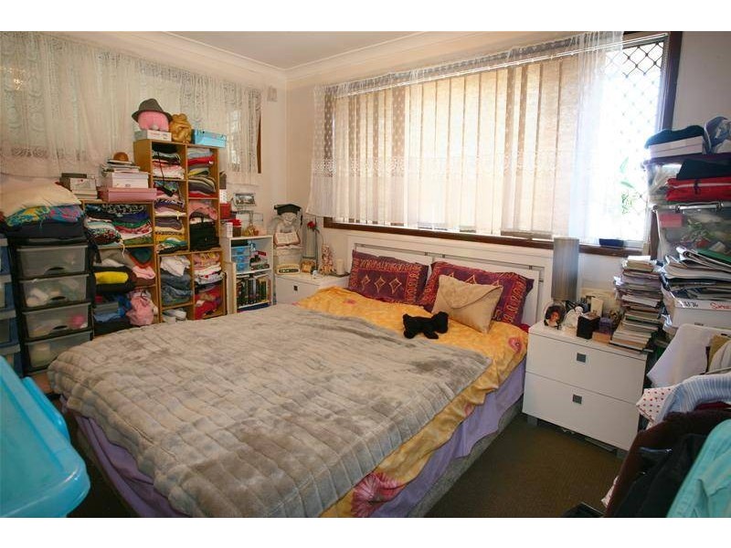 1 Carmel Court, Broadbeach Waters QLD 4218