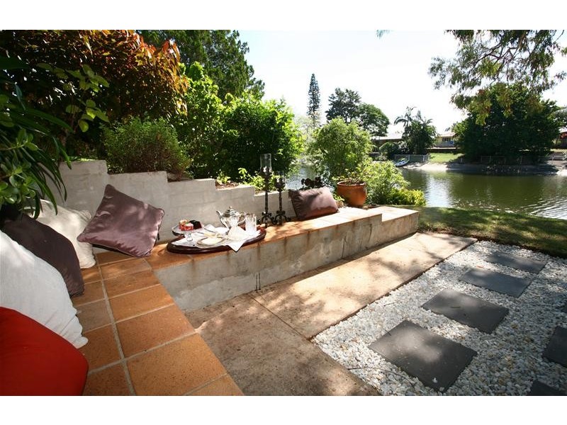 19 Helm Court, Mermaid Waters QLD 4218