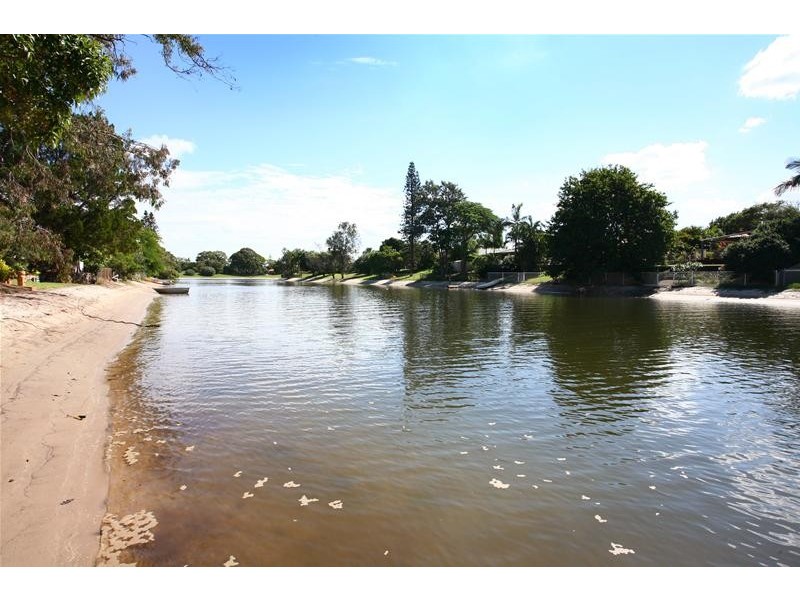 19 Helm Court, Mermaid Waters QLD 4218