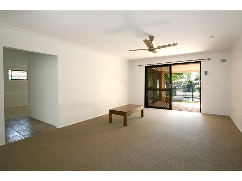 19 Helm Court, Mermaid Waters QLD 4218