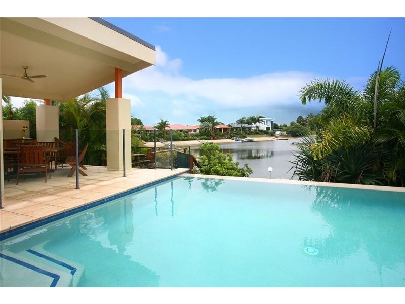 83 Hooker Boulevard, Broadbeach Waters QLD 4218