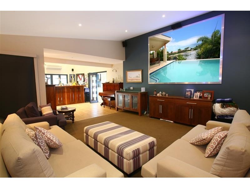 83 Hooker Boulevard, Broadbeach Waters QLD 4218