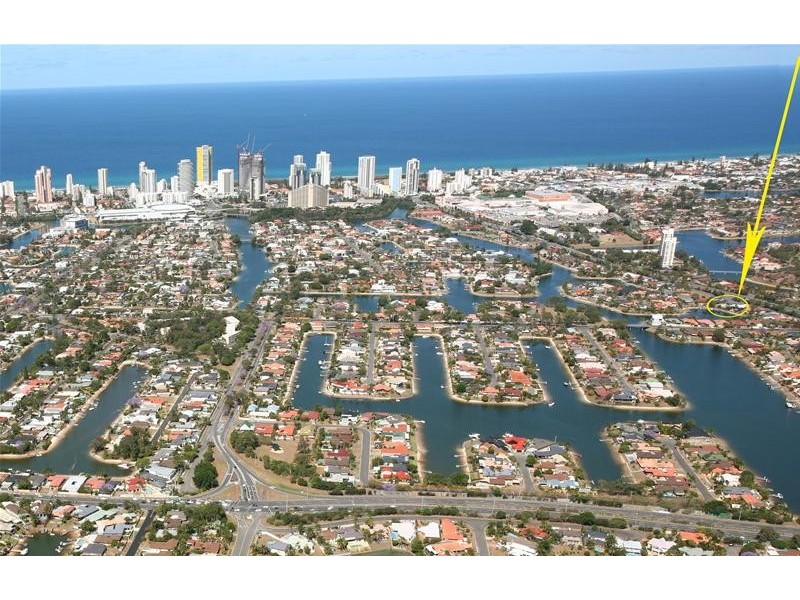 83 Hooker Boulevard, Broadbeach Waters QLD 4218