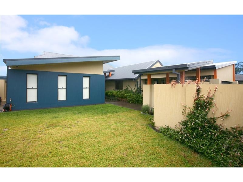 83 Hooker Boulevard, Broadbeach Waters QLD 4218