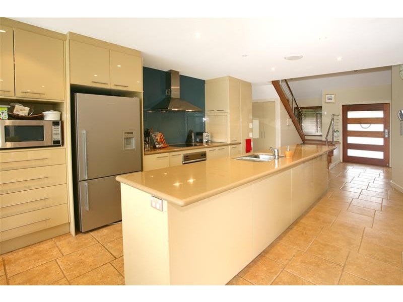 83 Hooker Boulevard, Broadbeach Waters QLD 4218