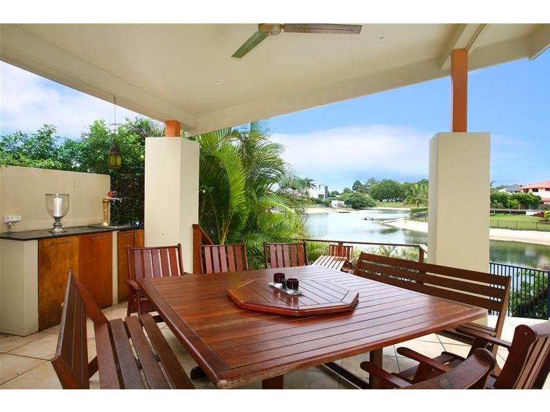 83 Hooker Boulevard, Broadbeach Waters QLD 4218