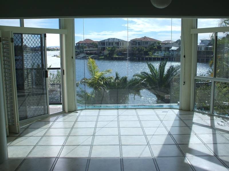 38 Bollard Cct, Clear Island Waters QLD 4226