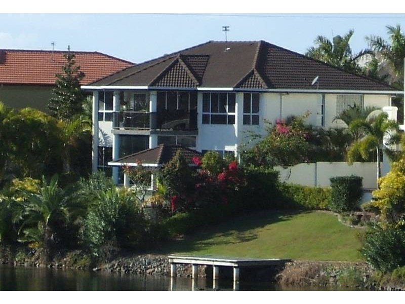 38 Bollard Cct, Clear Island Waters QLD 4226