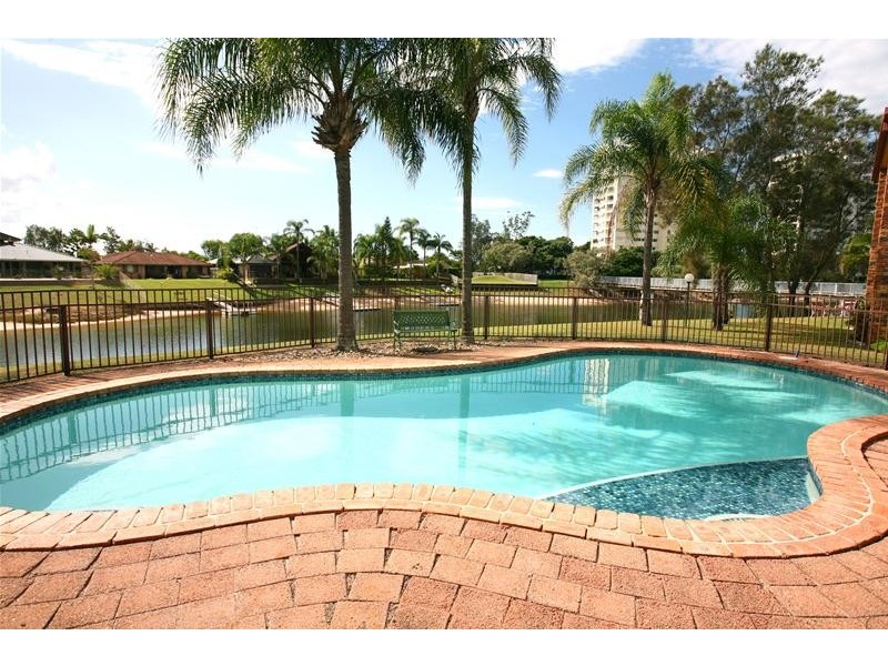 1/22 Dunlop Circuit, Mermaid Waters QLD 4218