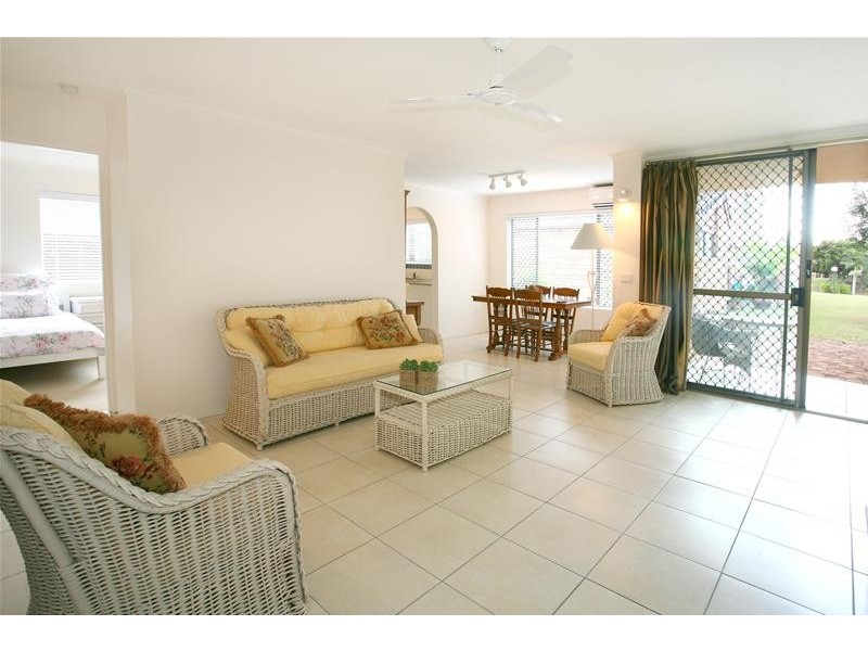 1/22 Dunlop Circuit, Mermaid Waters QLD 4218