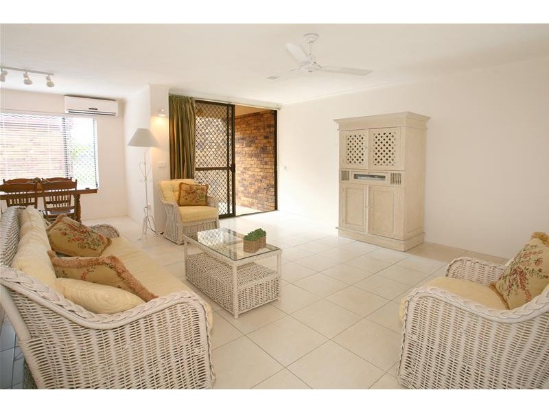 1/22 Dunlop Circuit, Mermaid Waters QLD 4218