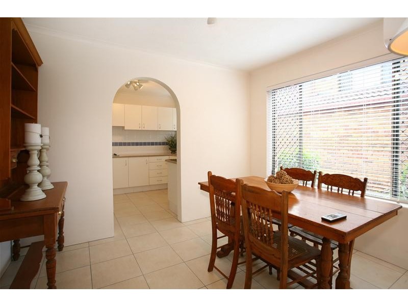 1/22 Dunlop Circuit, Mermaid Waters QLD 4218