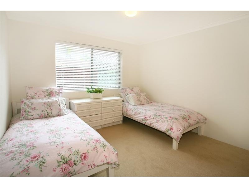 1/22 Dunlop Circuit, Mermaid Waters QLD 4218