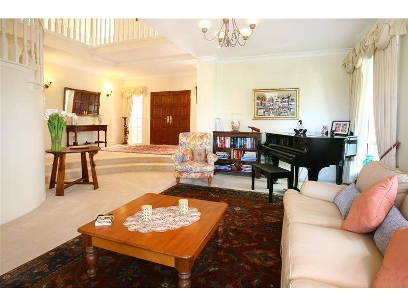 58 Bollar Circuit, Clear Island Waters QLD 4226