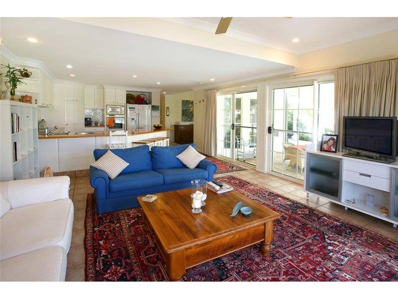 58 Bollar Circuit, Clear Island Waters QLD 4226