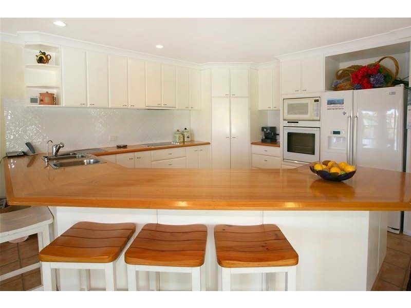 58 Bollar Circuit, Clear Island Waters QLD 4226