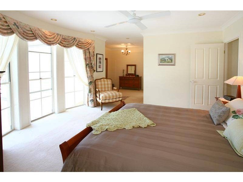 58 Bollar Circuit, Clear Island Waters QLD 4226