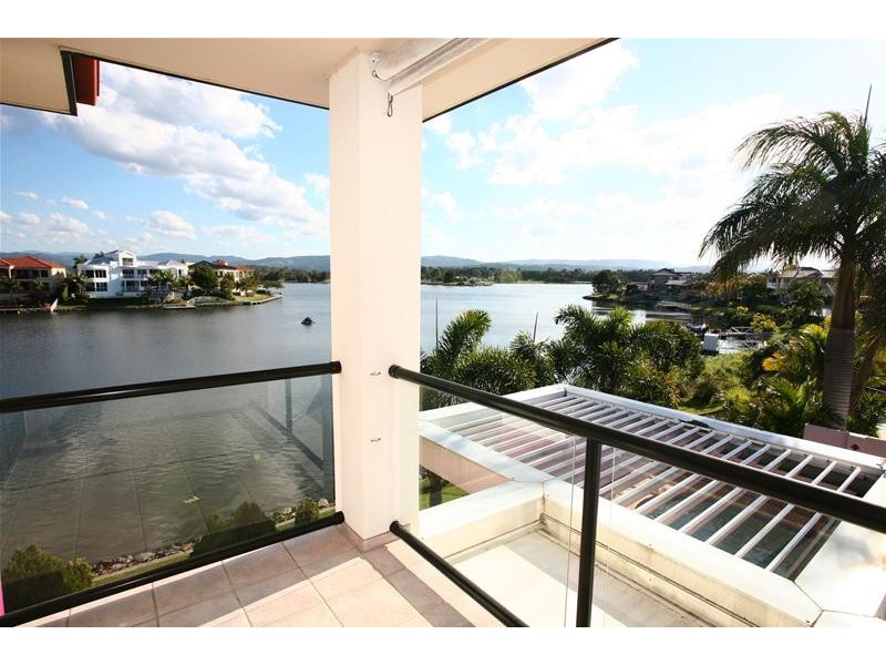 42A Montevideo Drive, Clear Island Waters QLD 4226