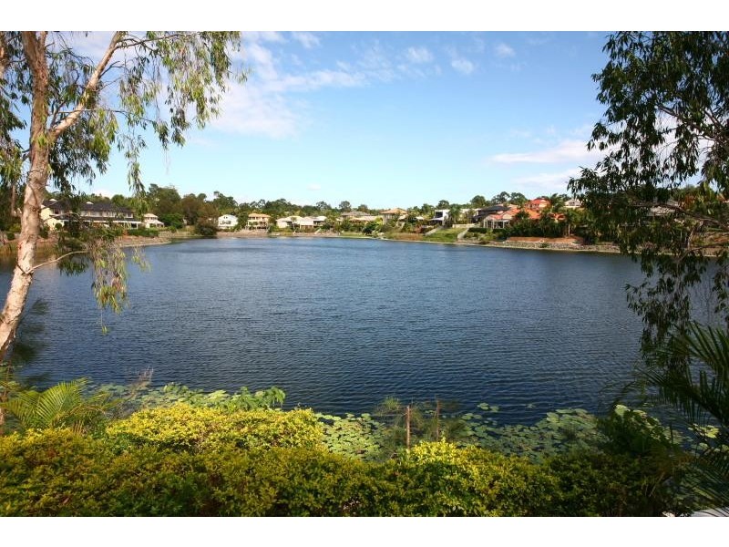 8 Mornington Terrace, Robina QLD 4226