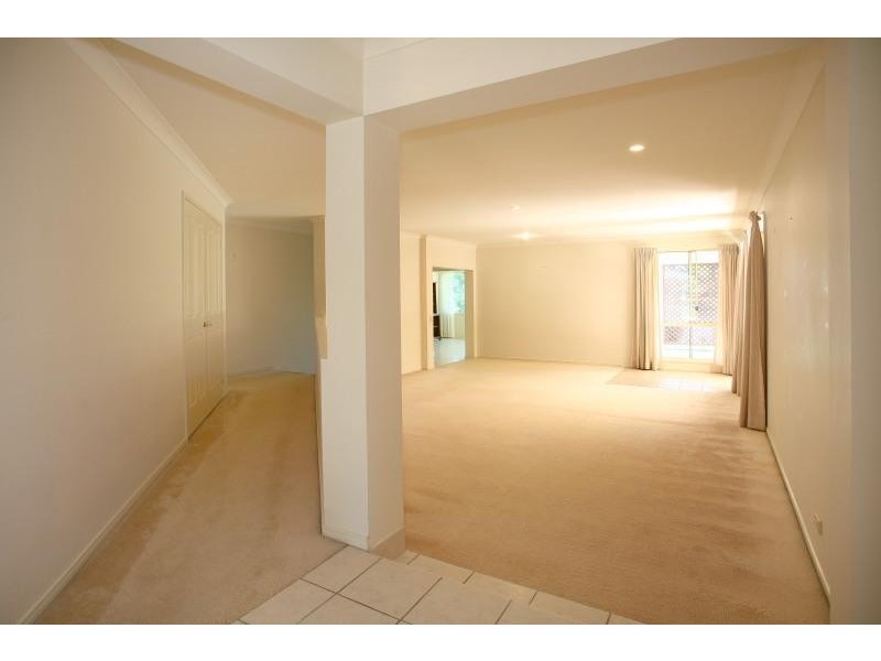 8 Mornington Terrace, Robina QLD 4226