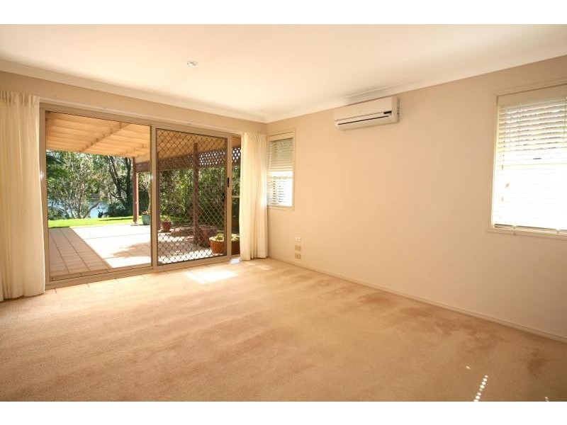 8 Mornington Terrace, Robina QLD 4226