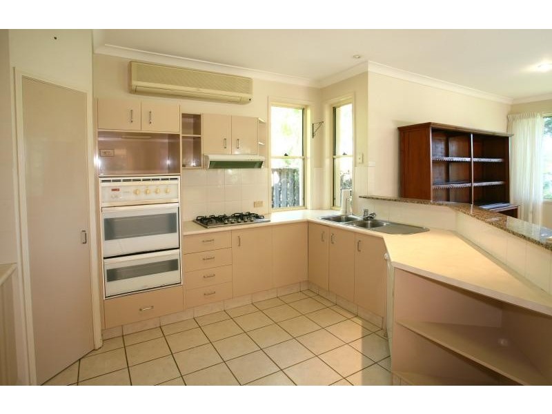 8 Mornington Terrace, Robina QLD 4226