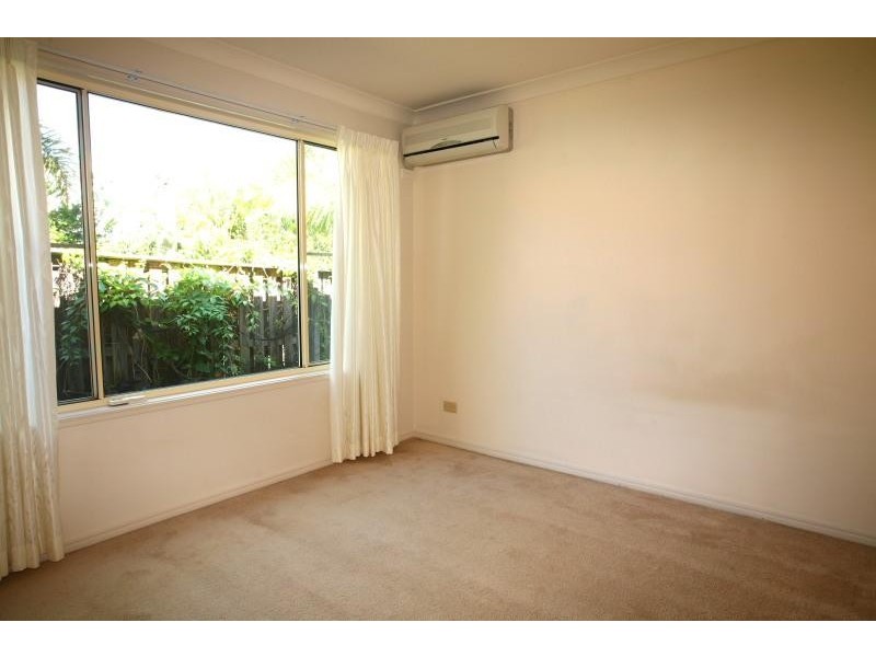 8 Mornington Terrace, Robina QLD 4226